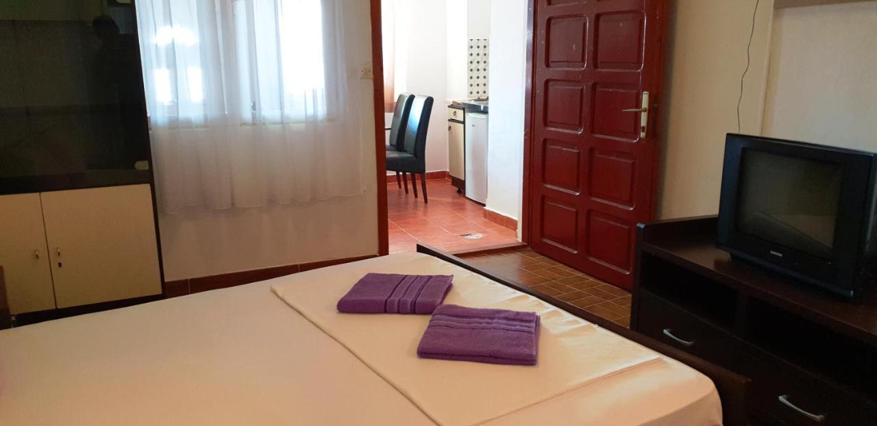 Apartments Prag Улцинь Экстерьер фото