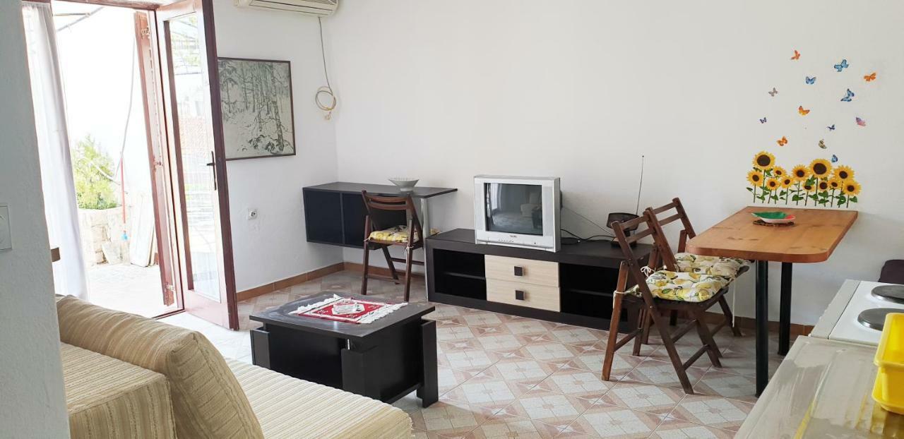Apartments Prag Улцинь Экстерьер фото